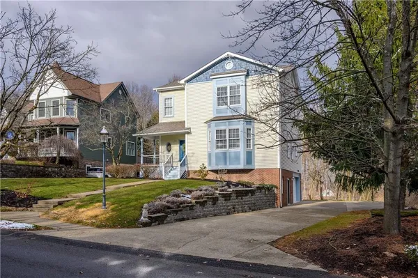 $695,000 | 100 Summerlawn Drive, Sewickley, PA 15143