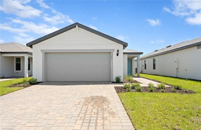 $294,310 | 1202 Caloosa Cv Drive, LaBelle, FL 33935