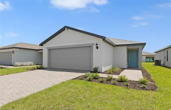 $265,000 | 1202 Caloosa Cv Drive, LaBelle, FL 33935