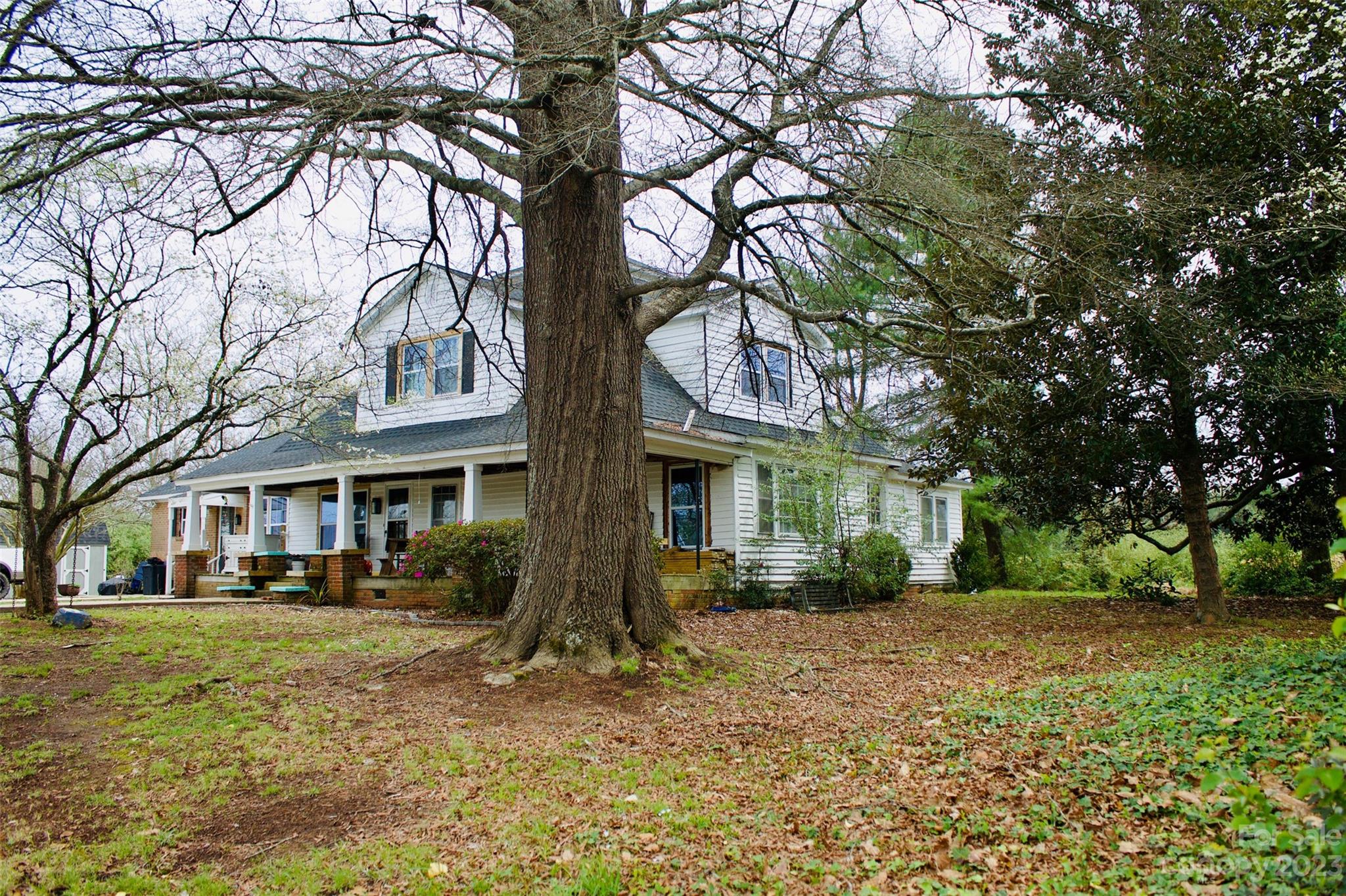 5880 Tabernacle Road Lancaster, SC 29720 - Photo 5 of 22 a front view of a house with a yard