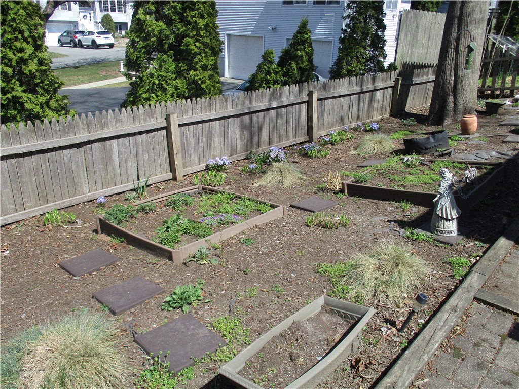 41 Thurman Street Warwick, RI 02888 - Photo 11 of 40
