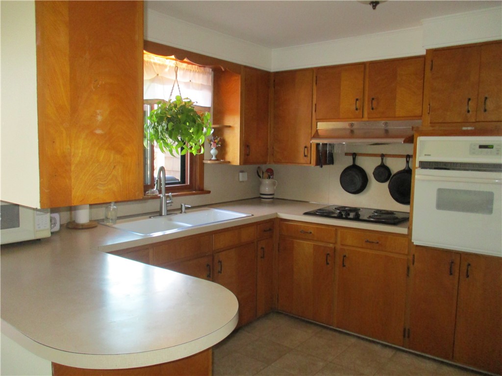 41 Thurman Street Warwick, RI 02888 - Photo 12 of 40