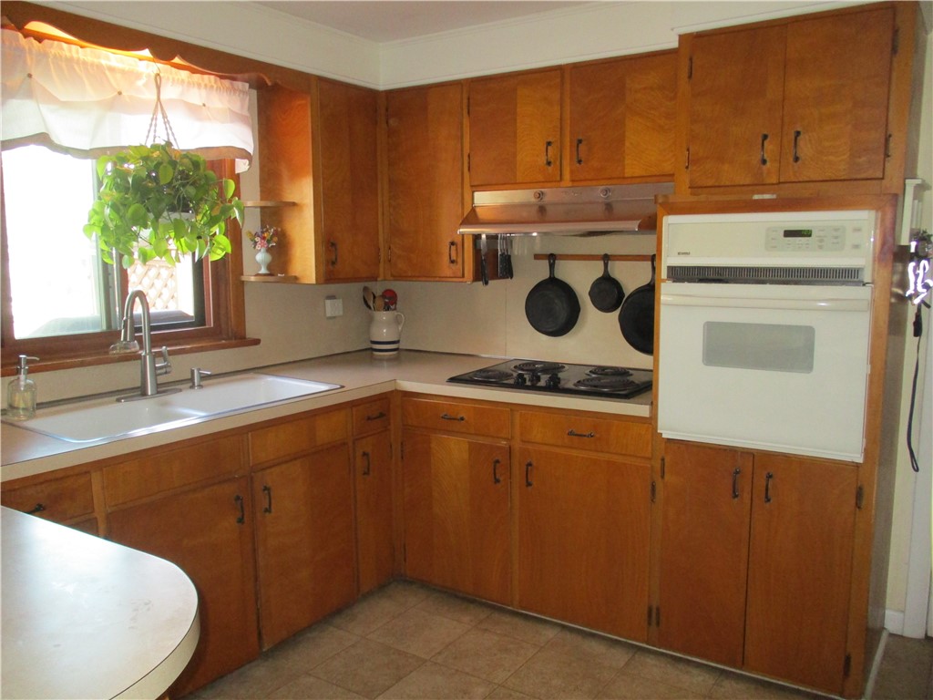 41 Thurman Street Warwick, RI 02888 - Photo 14 of 40