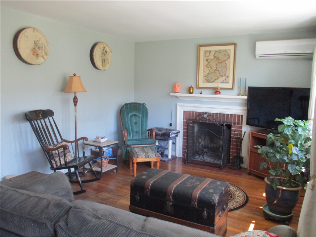41 Thurman Street Warwick, RI 02888 - Photo 17 of 40