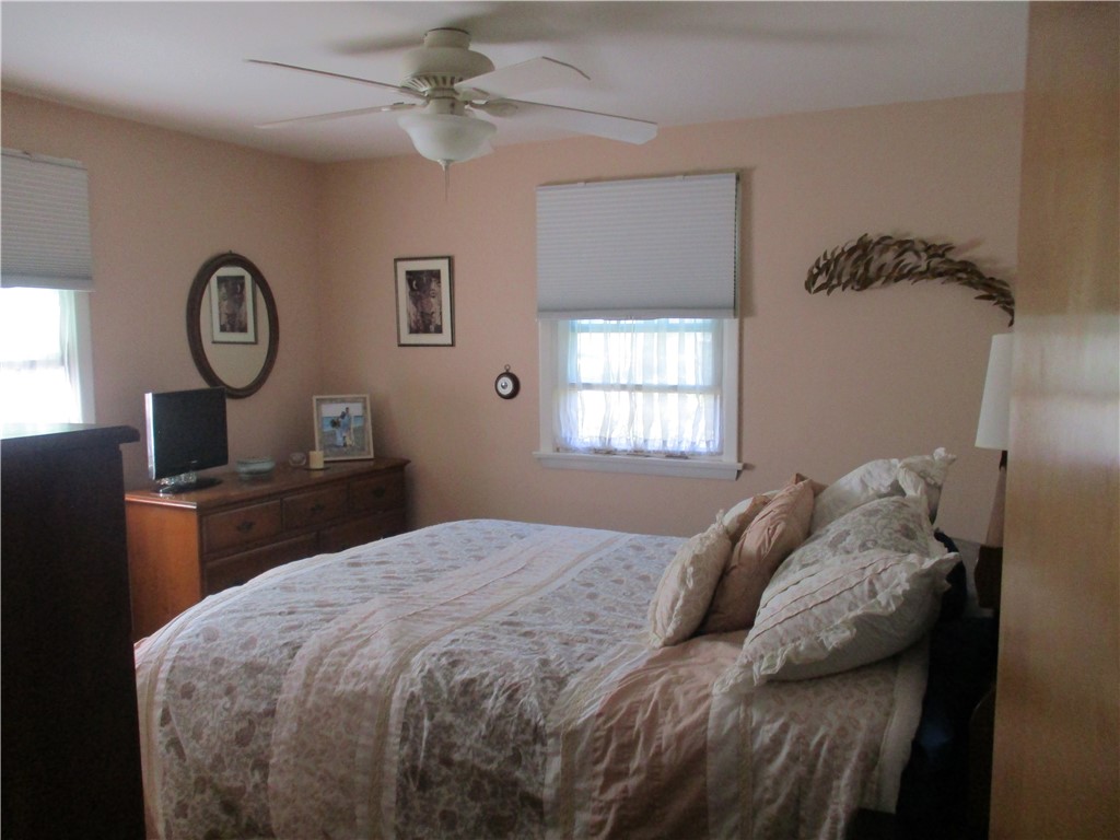 41 Thurman Street Warwick, RI 02888 - Photo 26 of 40