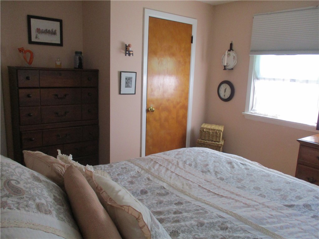 41 Thurman Street Warwick, RI 02888 - Photo 28 of 40