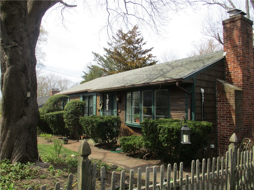 41 Thurman Street Warwick, RI 02888 - Photo 3 of 40
