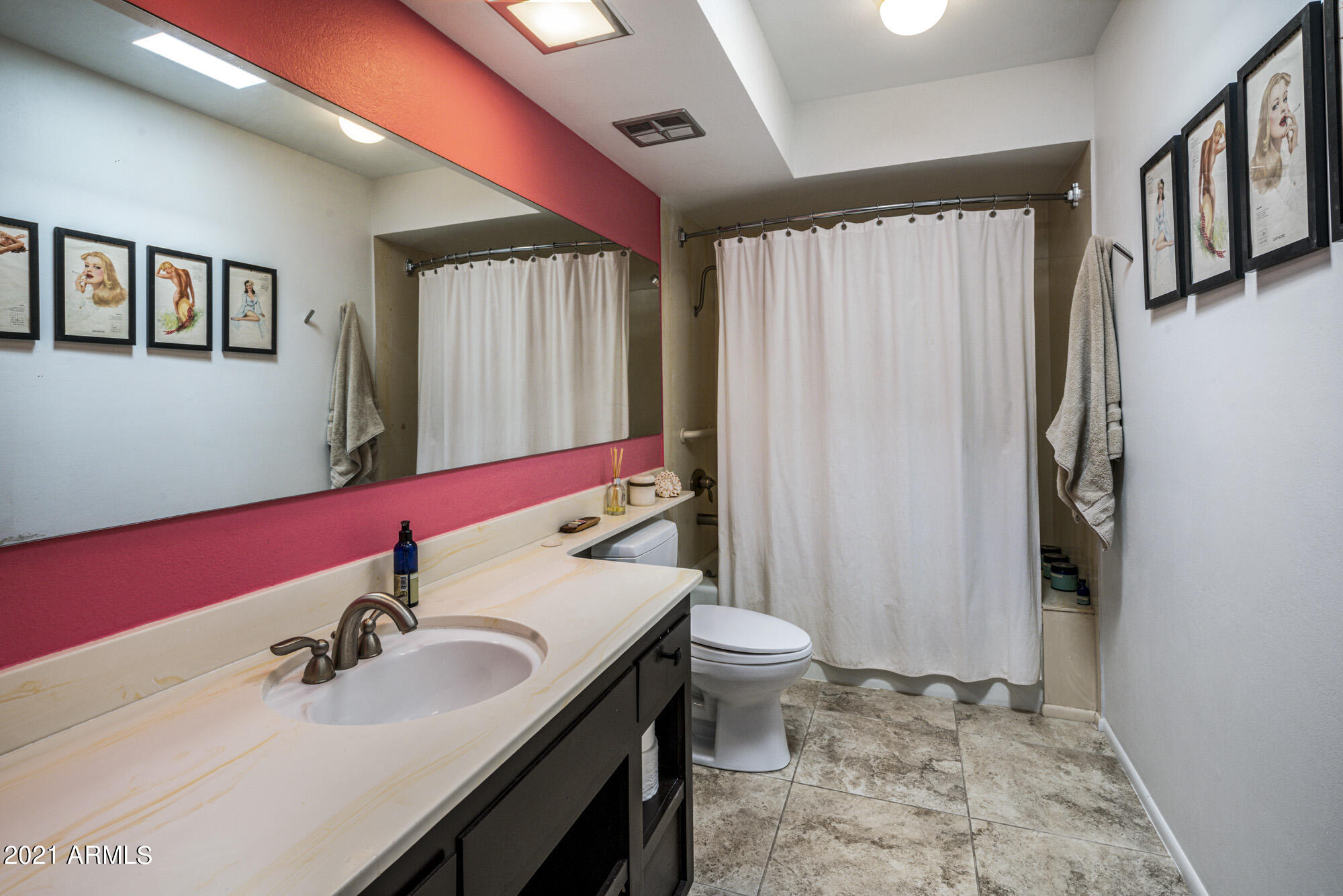23 East Calavar Road Phoenix, AZ 85022 - Photo 18 of 35 Hall Bathroom