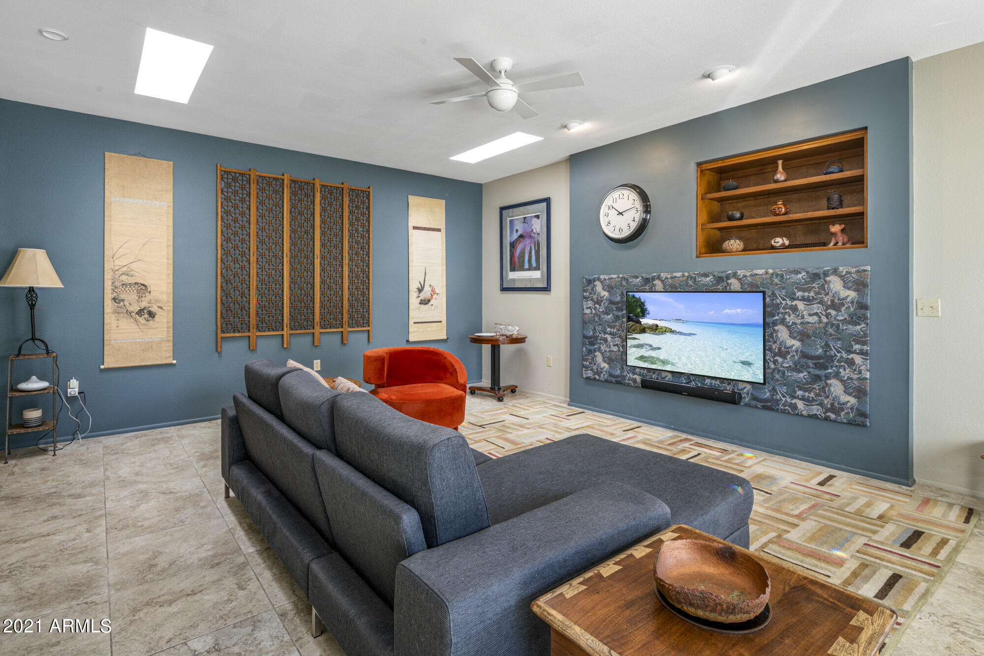 23 East Calavar Road Phoenix, AZ 85022 - Photo 6 of 35 Living Room