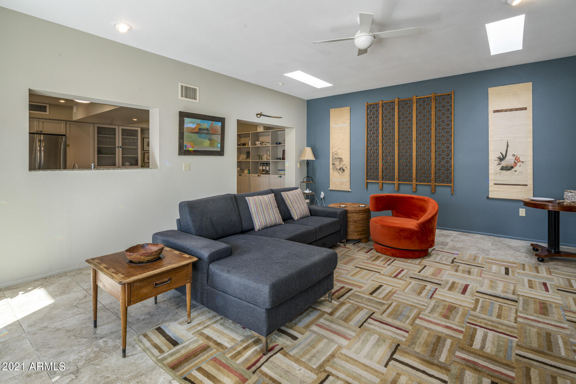 23 East Calavar Road Phoenix, AZ 85022 - Photo 7 of 35 Living Room