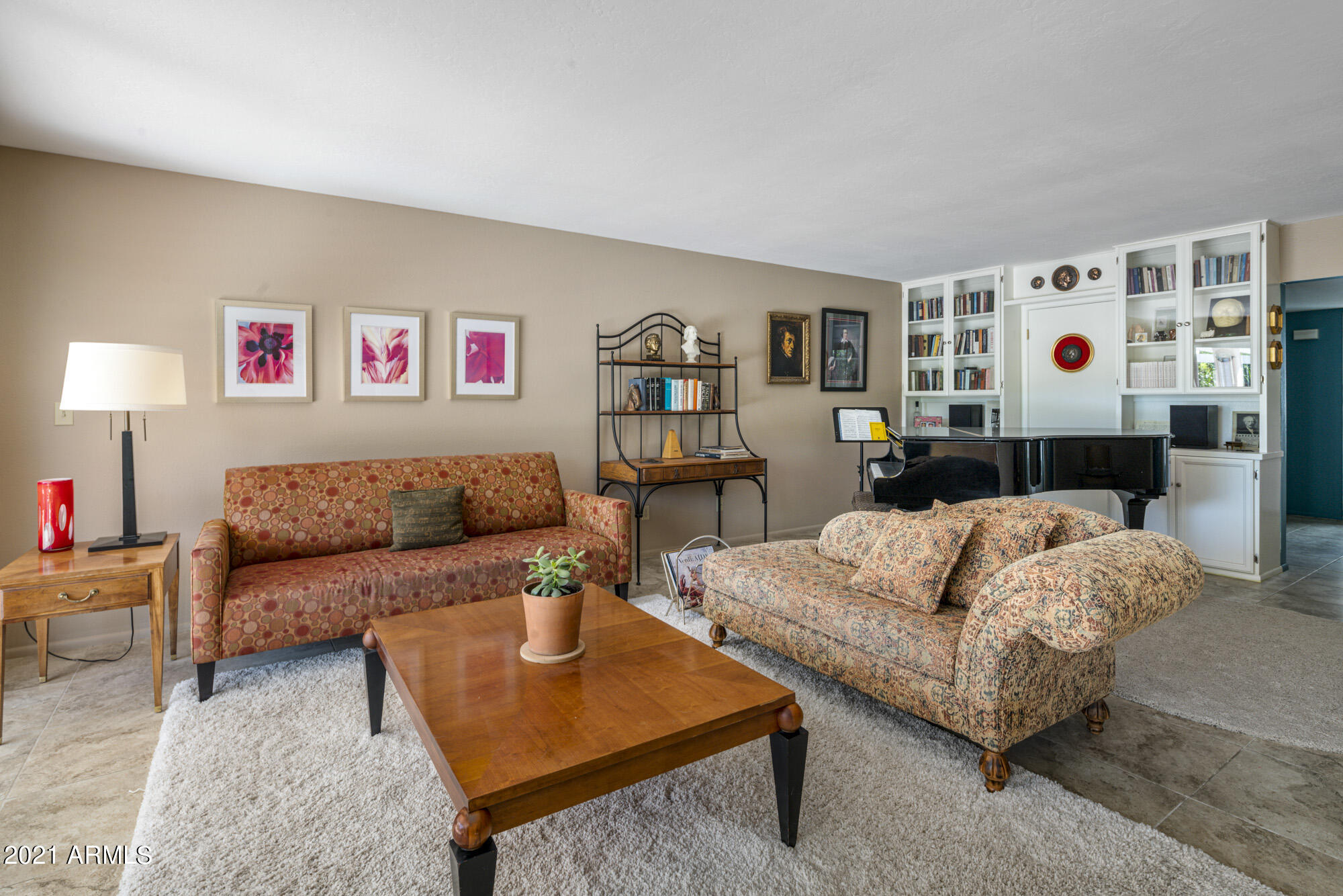 23 East Calavar Road Phoenix, AZ 85022 - Photo 10 of 35 Family Room