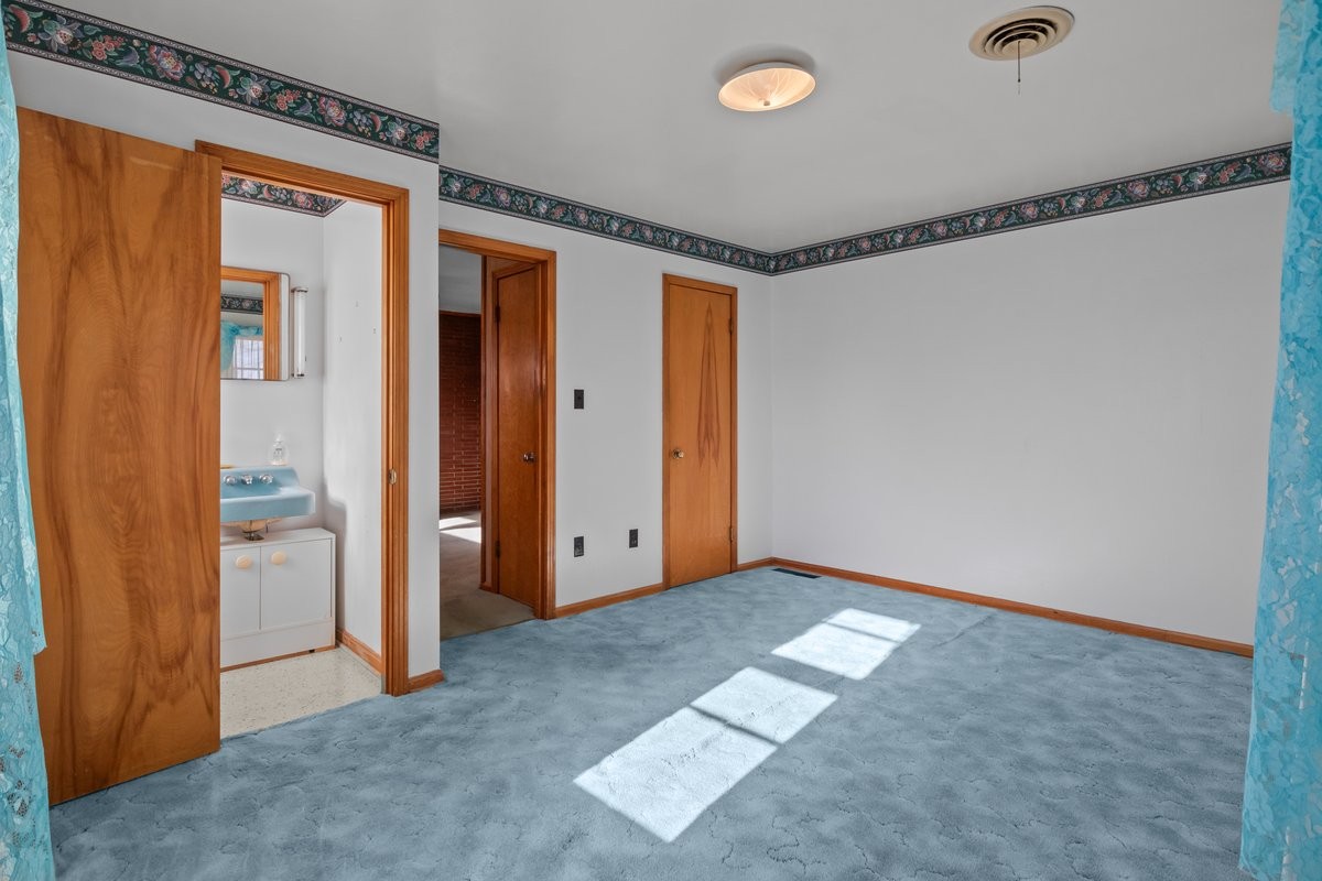 2138 River Road Clarksville, TN 37040 - Photo 11 of 27 a view of entryway