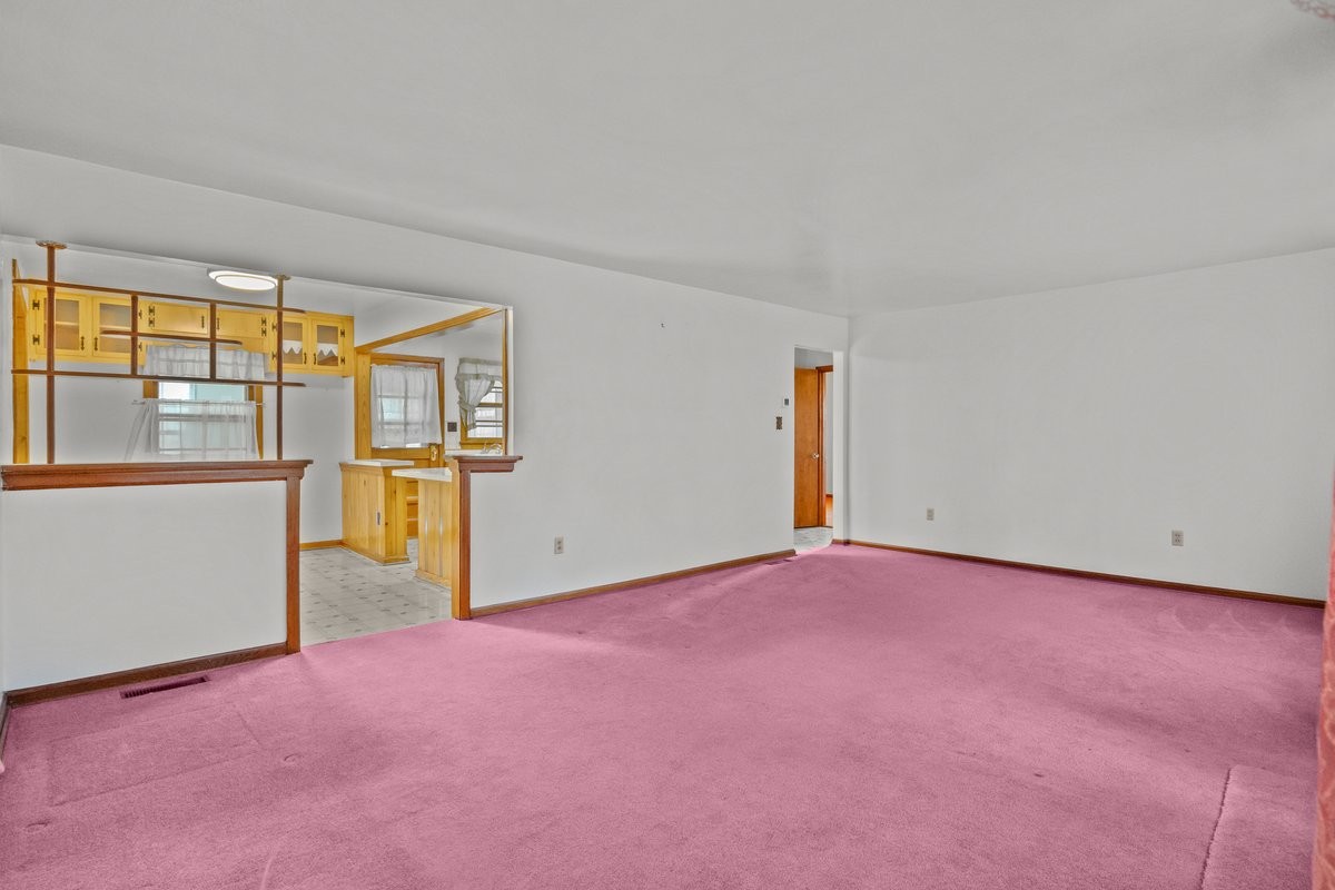 2138 River Road Clarksville, TN 37040 - Photo 4 of 27 an empty room with windows