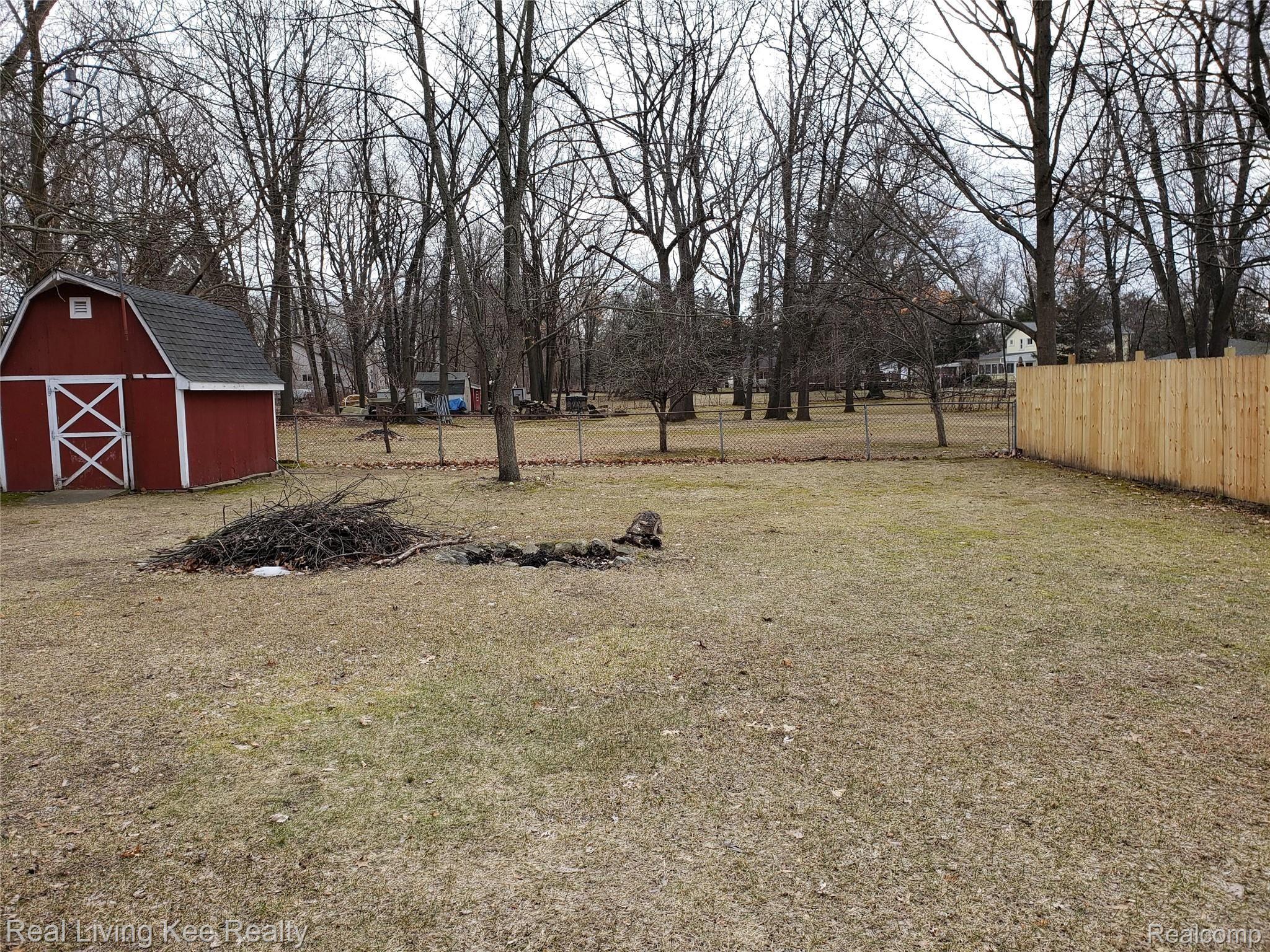 753 Heights Road Lake Orion, MI 48362 - Photo 10 of 13 88397689_845258732568285_7513383859388416000_n.jpg