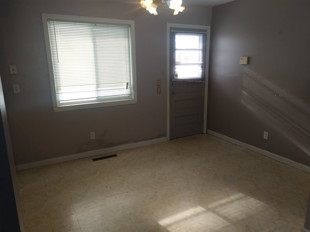 8295 Miller Road Swartz Creek, MI 48473 - Photo 3 of 11 50003420-2.JPG