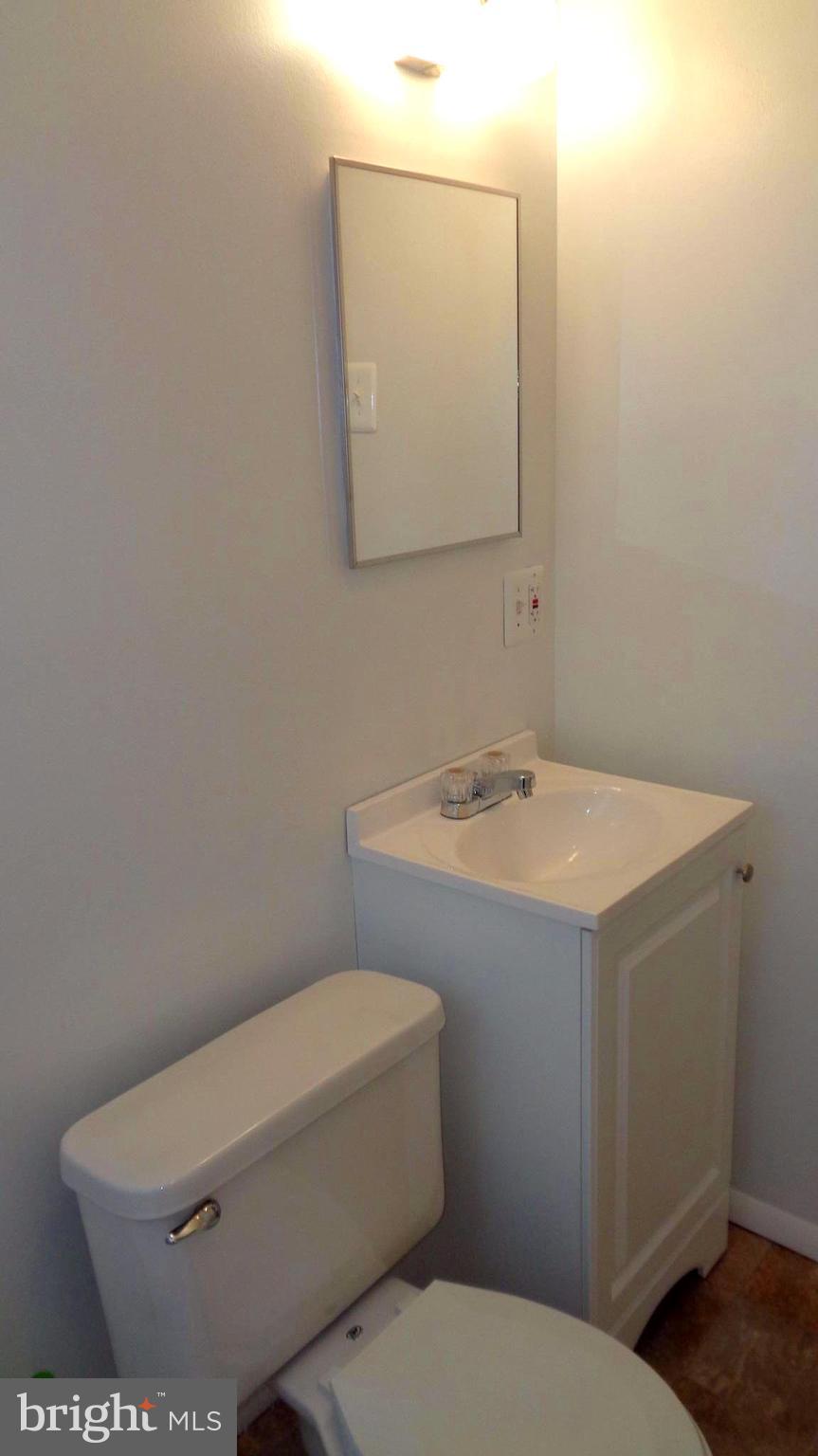 1725 Glen Curtis Road Baltimore, MD 21221 - Photo 13 of 22 Bath