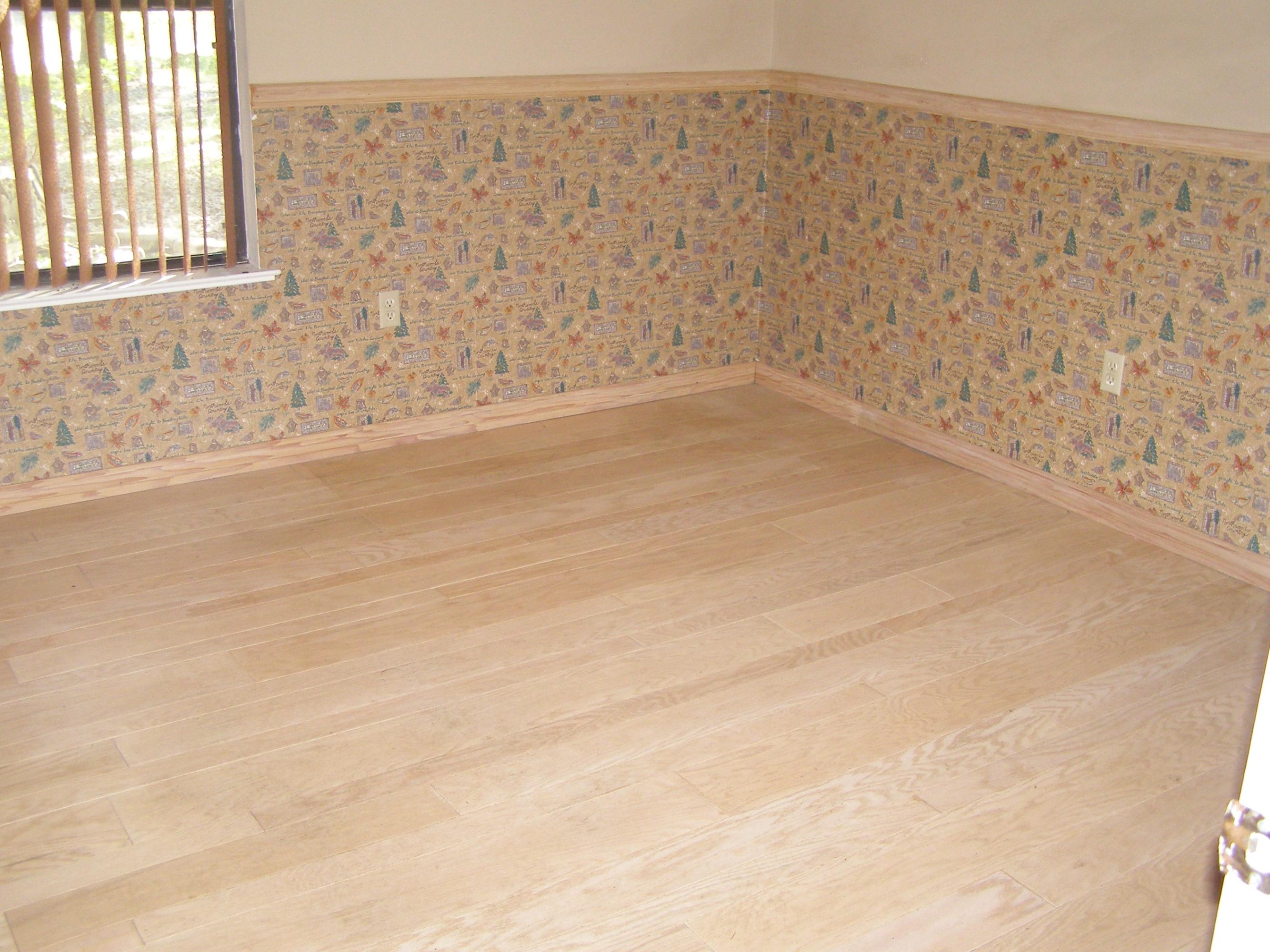 4263 Poverty Creek Road Crestview, FL 32539 - Photo 10 of 13 a view of a bathtub in a bathroom