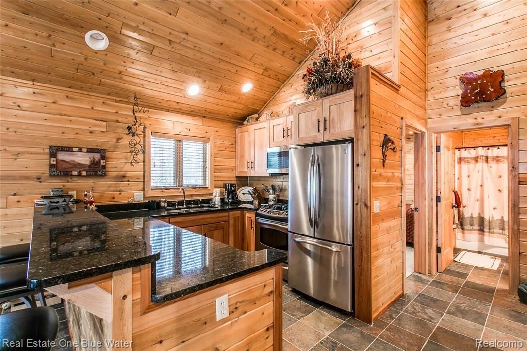 3640 Lakeshore Road Deckerville, MI 48427 - Photo 8 of 33 3640 Lakeshore-21.JPG