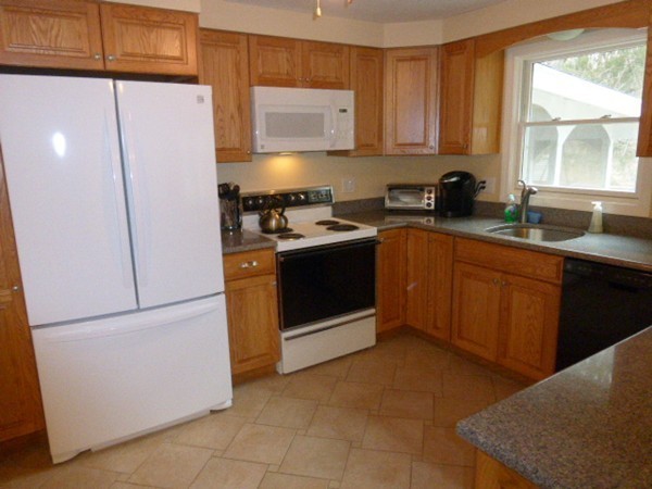 61 Westbrook Road South Hadley, MA 01075 - Photo 13 of 23 Gallery Image 13
