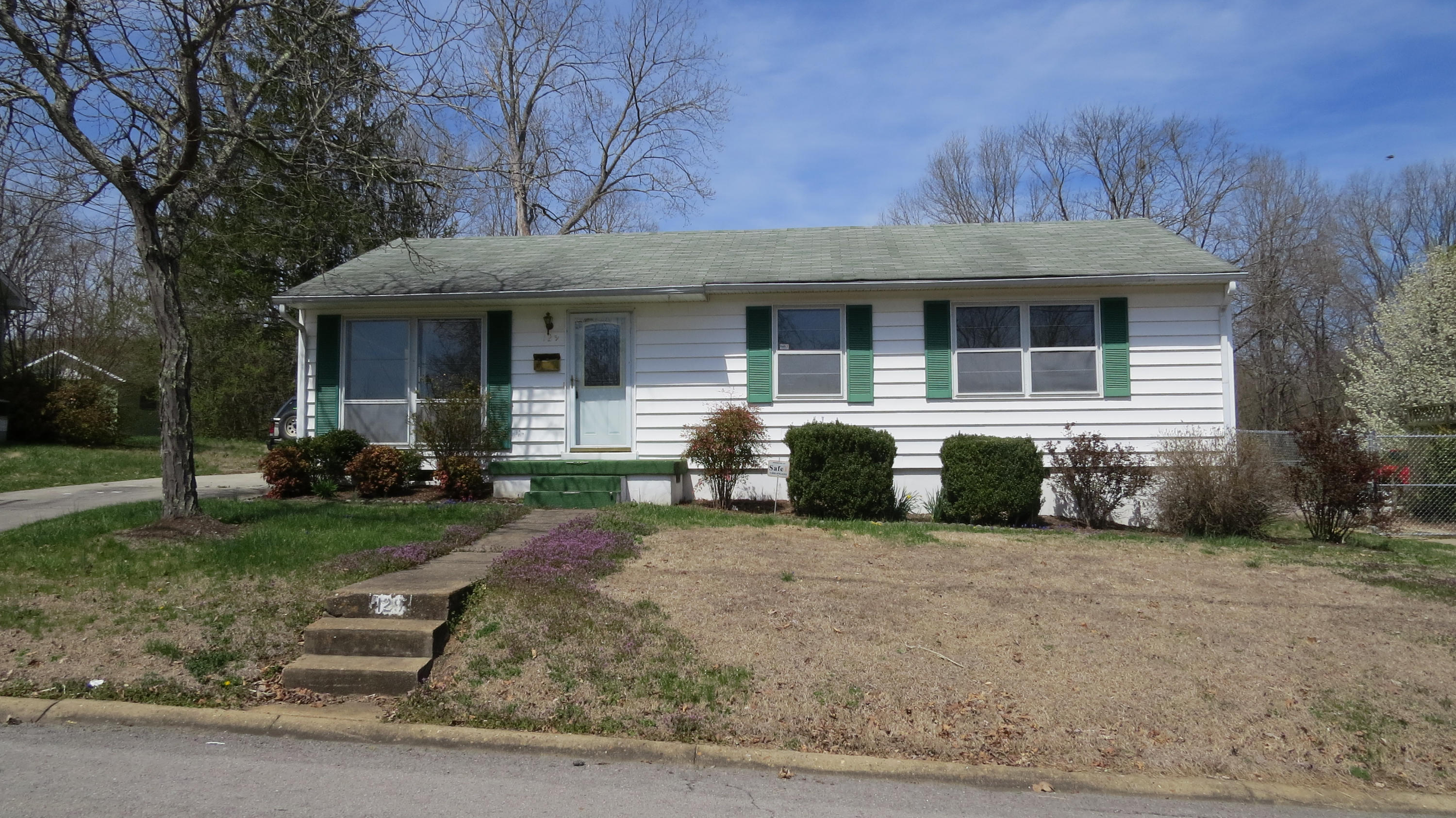 129 East Arrowwood Road Oak Ridge, TN 37830 - Photo 1 of 7 129 E Arrowwood Rd Front Entrance David