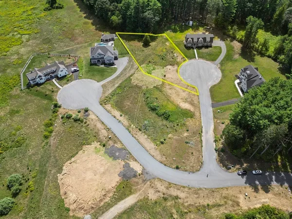 a bird view of house with outdoor space