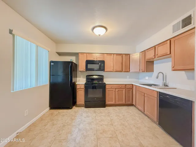 $1,050 | 349 North 11th Street, Unit 107, Phoenix, AZ 85006
