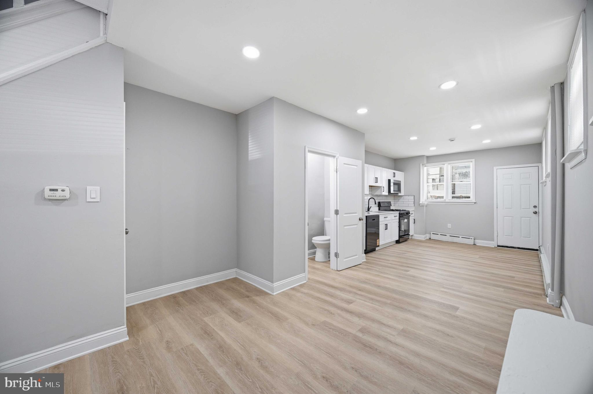 2139 South 15th Street Philadelphia, PA 19145 - Photo 9 of 33 Open concept 1st floor