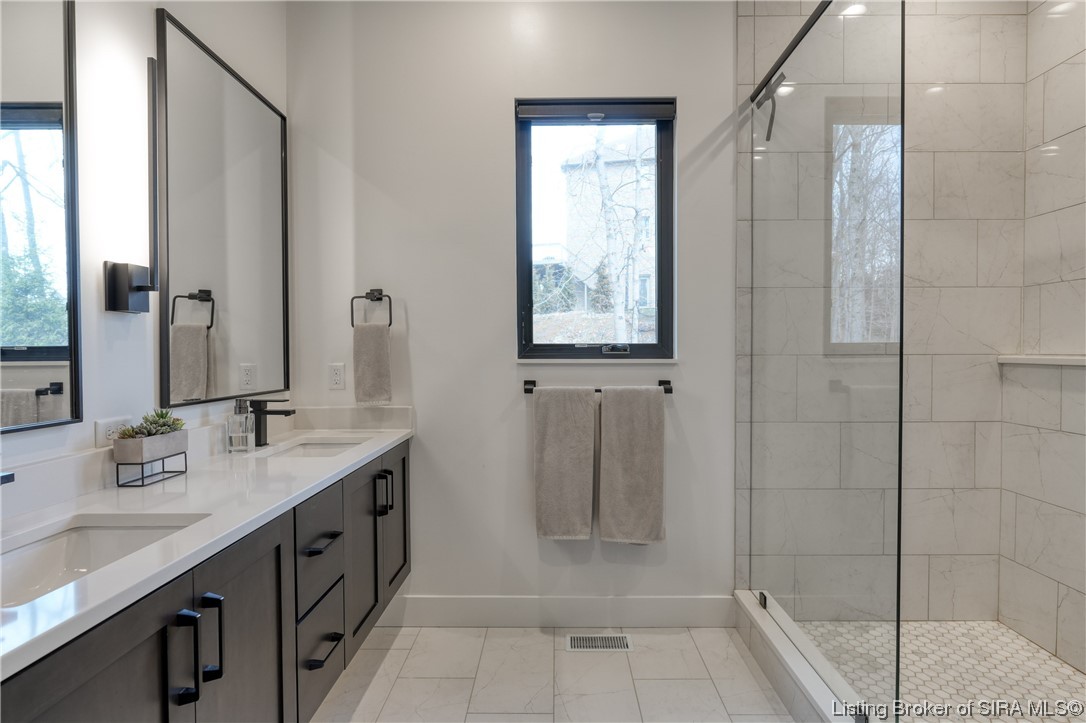 1004 Canyon Road New Albany, IN 47150 - Photo 13 of 56 Gallery Image 13