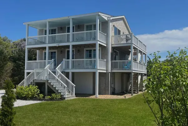 $3,750,000 | 28 Beach Road, Oak Bluffs, MA 02557
