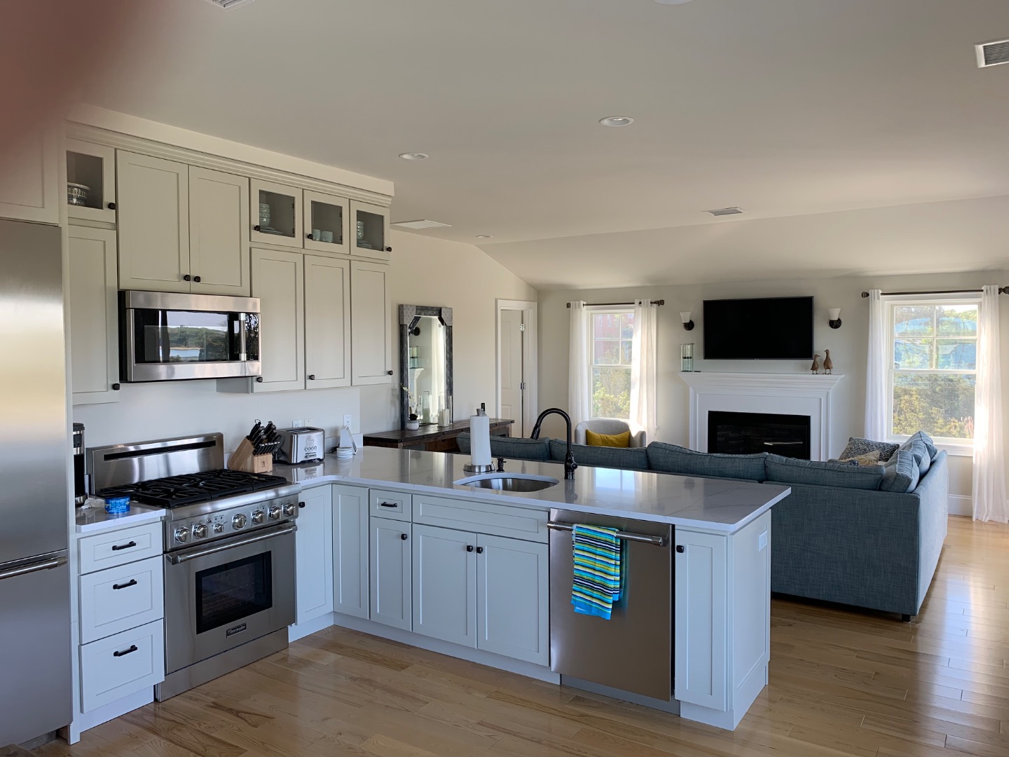 28 Beach Road Oak Bluffs, MA 02557 - Photo 20 of 32