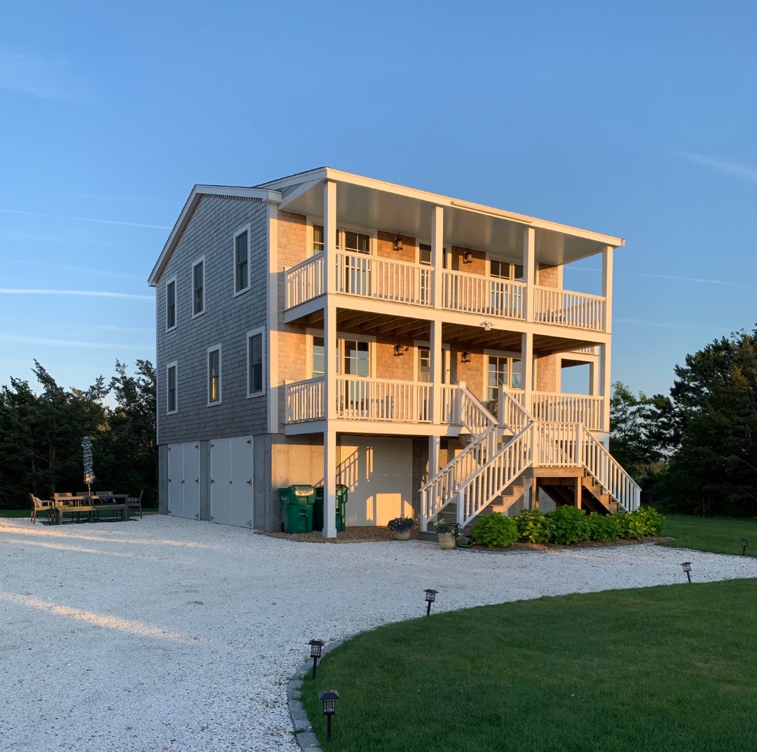 28 Beach Road Oak Bluffs, MA 02557 - Photo 25 of 32 a front view of a building