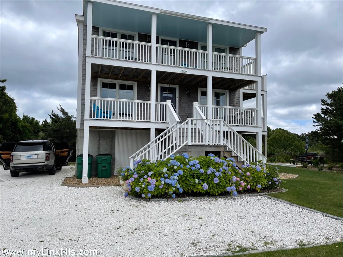 28 Beach Road Oak Bluffs, MA 02557 - Photo 3 of 32
