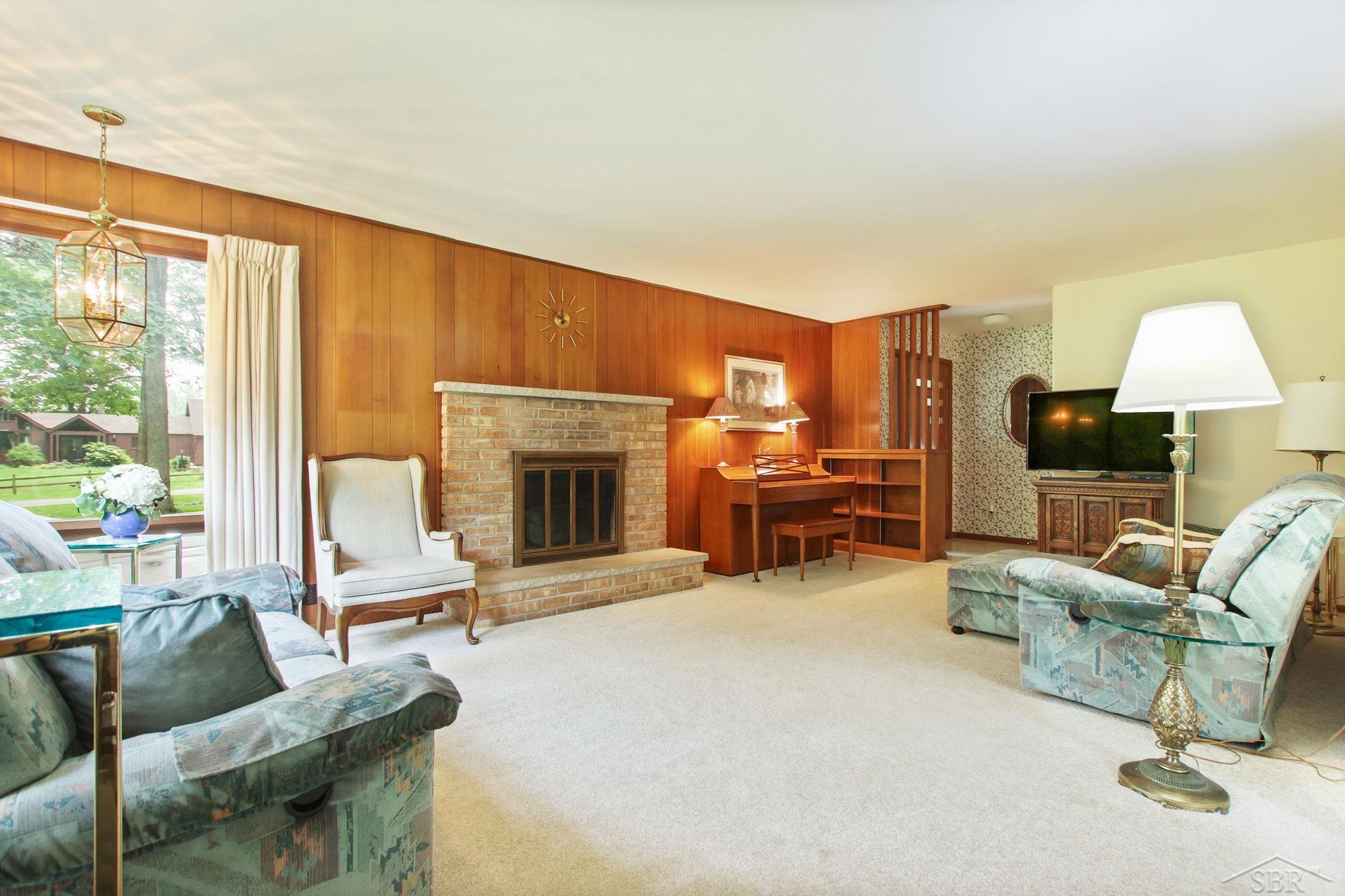 202 South Spring Street Midland, MI 48640 - Photo 8 of 46 50117475-7.JPG