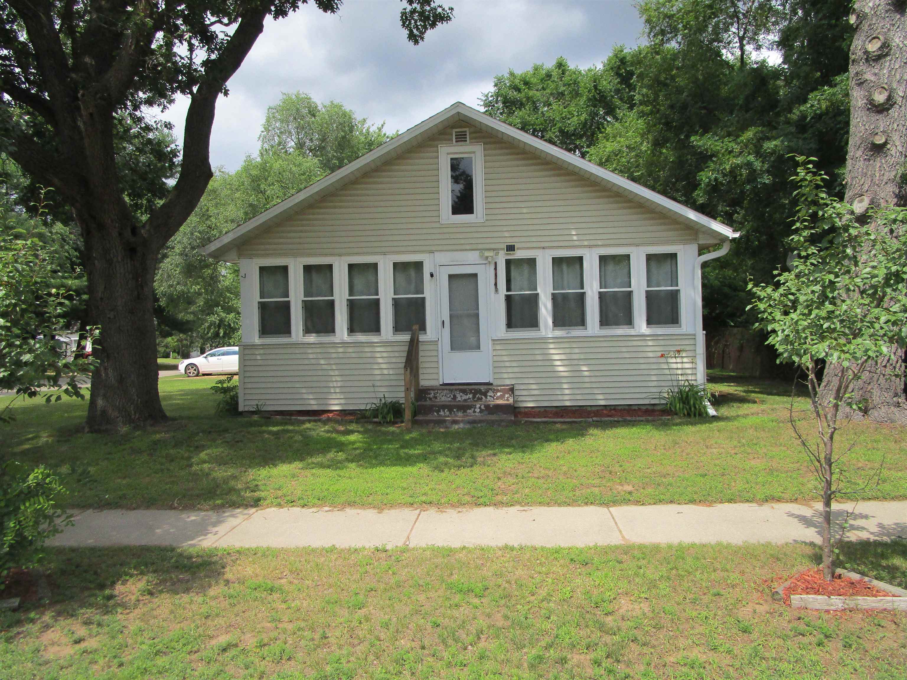454 West Center Street Adams, WI 53910 - Photo 3 of 38