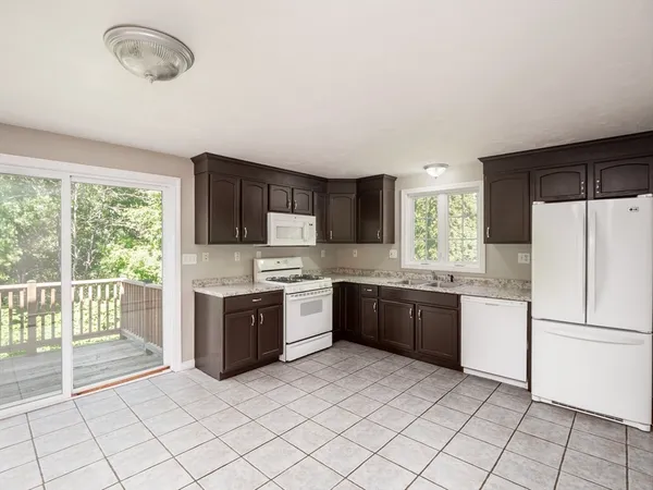 $2,600 | 90 A Loxwood Street, Worcester, MA 01604