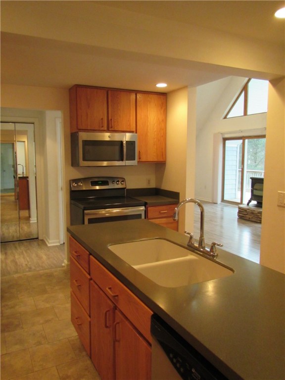 3 Almarose Drive West Kingston, RI 02892 - Photo 28 of 40 KITCHEN