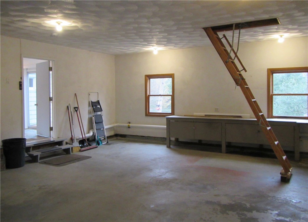 3 Almarose Drive West Kingston, RI 02892 - Photo 35 of 40 GARAGE