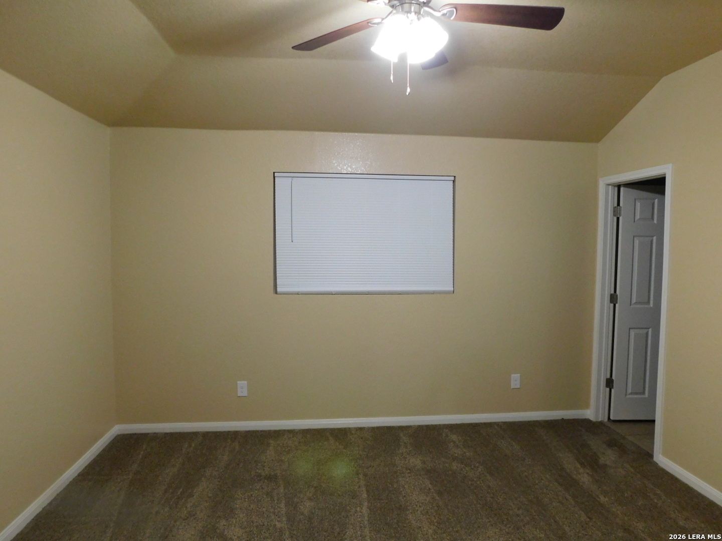 8710 8th Street, Unit 2 Converse, TX 78109 - Photo 7 of 18 an empty room with a empty space