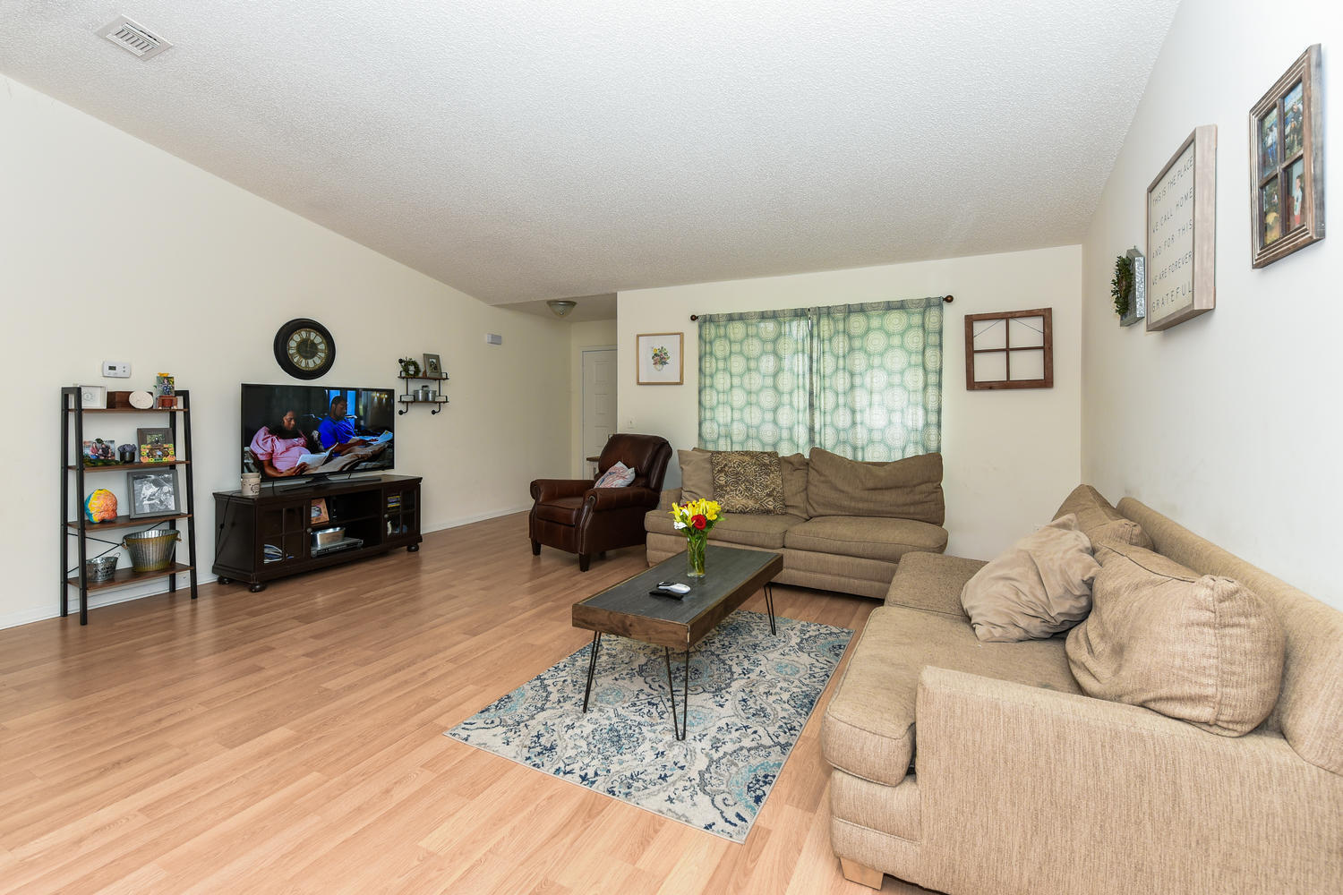 433 Southwest Aster Road Port St. Lucie, FL 34953 - Photo 4 of 16 433 SW Aster Rd Port St Lucie-large-005-