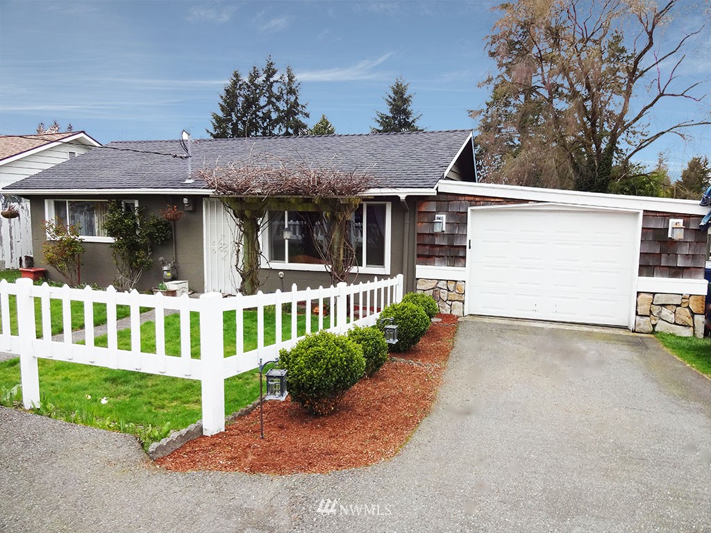 3918 Northeast 6th Place Renton, WA 98056 - Photo 1 of 22 Gallery Image 1