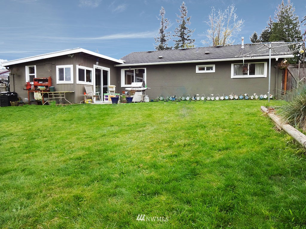 3918 Northeast 6th Place Renton, WA 98056 - Photo 17 of 22 Gallery Image 17