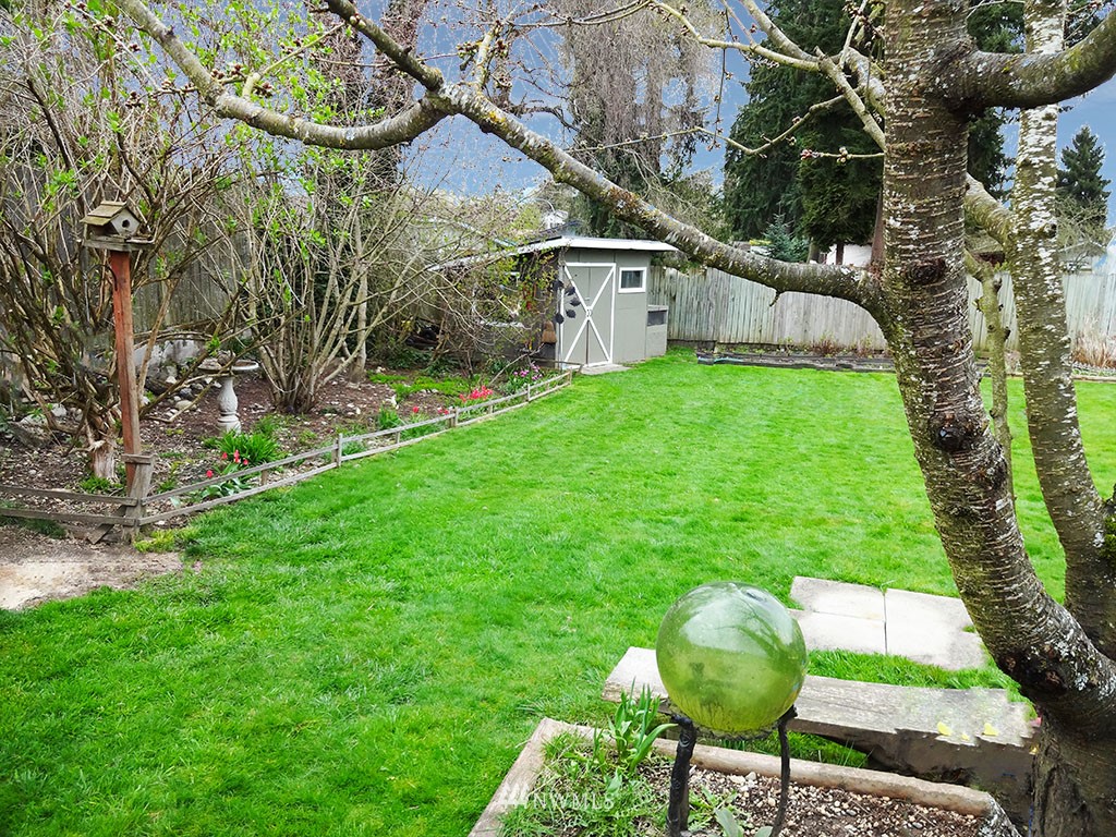 3918 Northeast 6th Place Renton, WA 98056 - Photo 19 of 22 Gallery Image 19