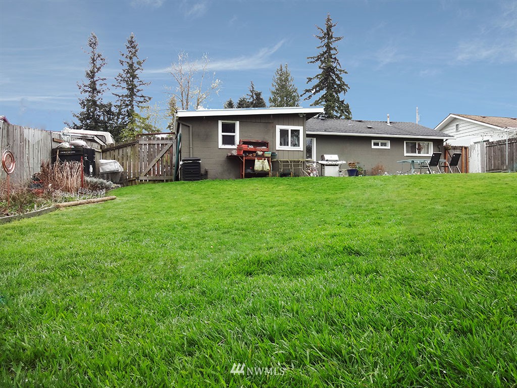 3918 Northeast 6th Place Renton, WA 98056 - Photo 20 of 22 Gallery Image 20