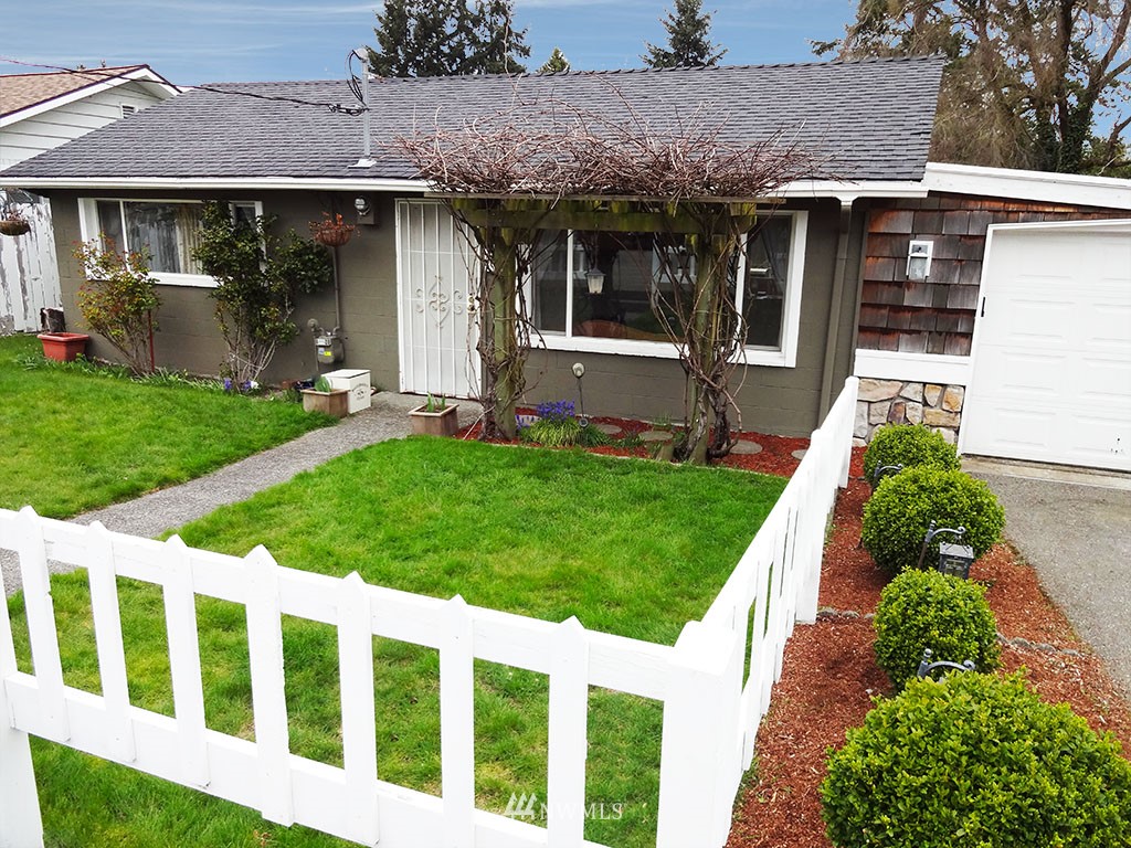 3918 Northeast 6th Place Renton, WA 98056 - Photo 21 of 22 Gallery Image 21
