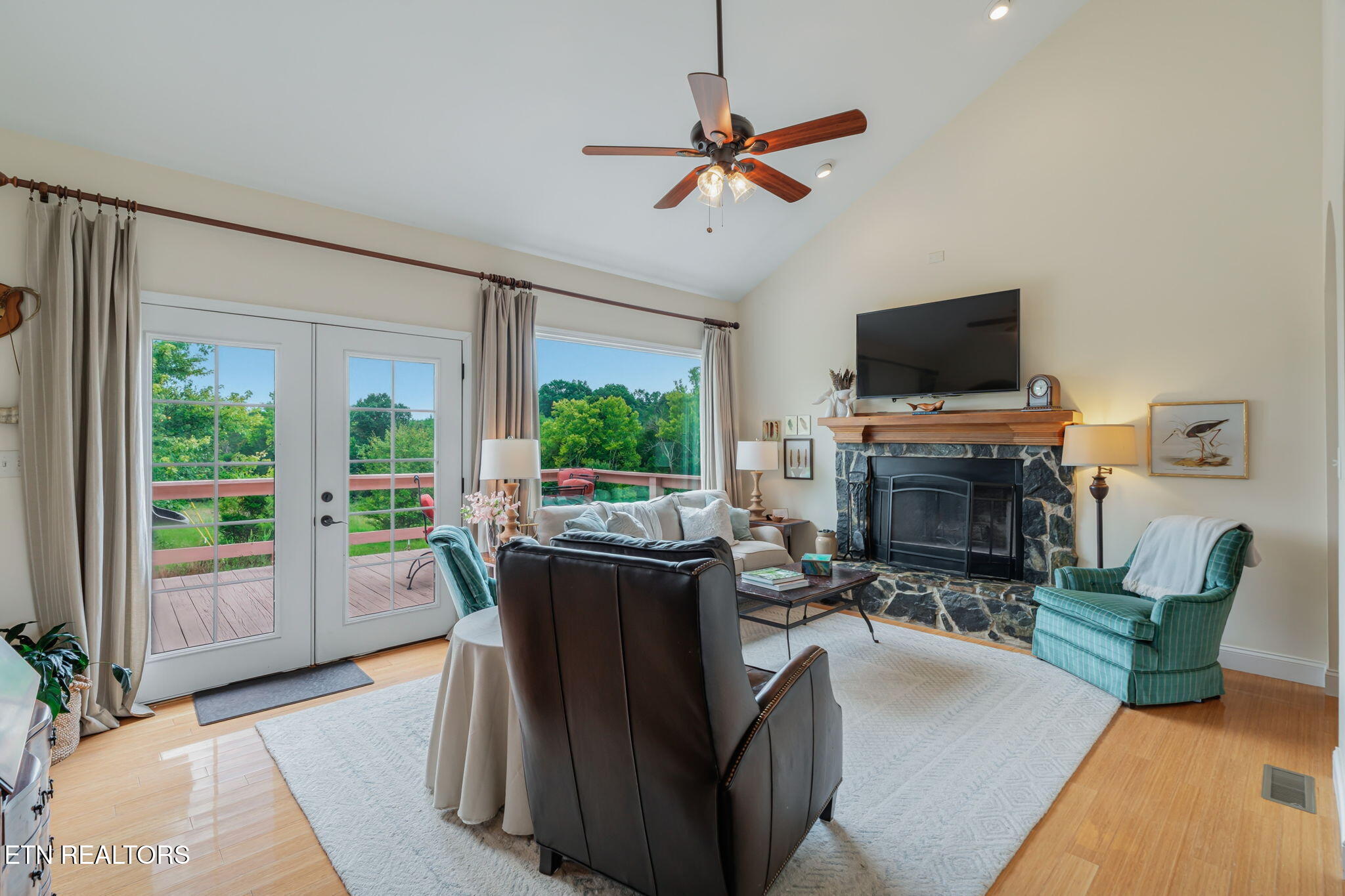 427 Hardin Road Kodak, TN 37764 - Photo 13 of 60 12-web-or-mls-430 Basswood Lane-36
