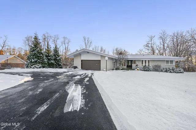 $375,000 | 268 Golf Course Road, Amsterdam, NY 12010