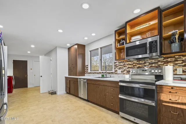 $375,000 | 268 Golf Course Road, Amsterdam, NY 12010