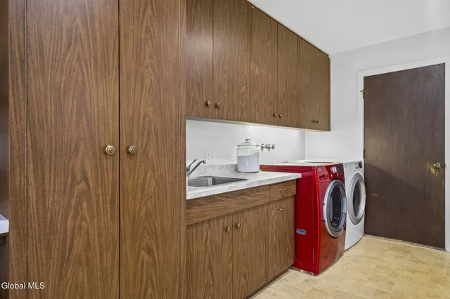 $375,000 | 268 Golf Course Road, Amsterdam, NY 12010