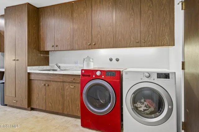 $375,000 | 268 Golf Course Road, Amsterdam, NY 12010