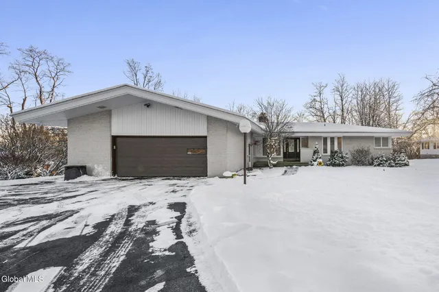 $375,000 | 268 Golf Course Road, Amsterdam, NY 12010